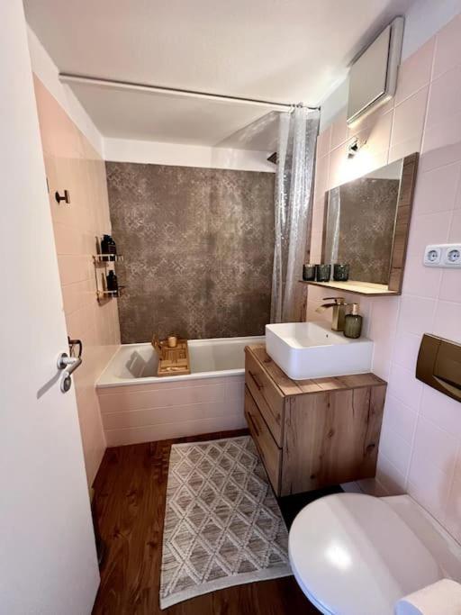 Bali Home Stylische Wohnung Mit Terrasse Schönefeld Eksteriør bilde